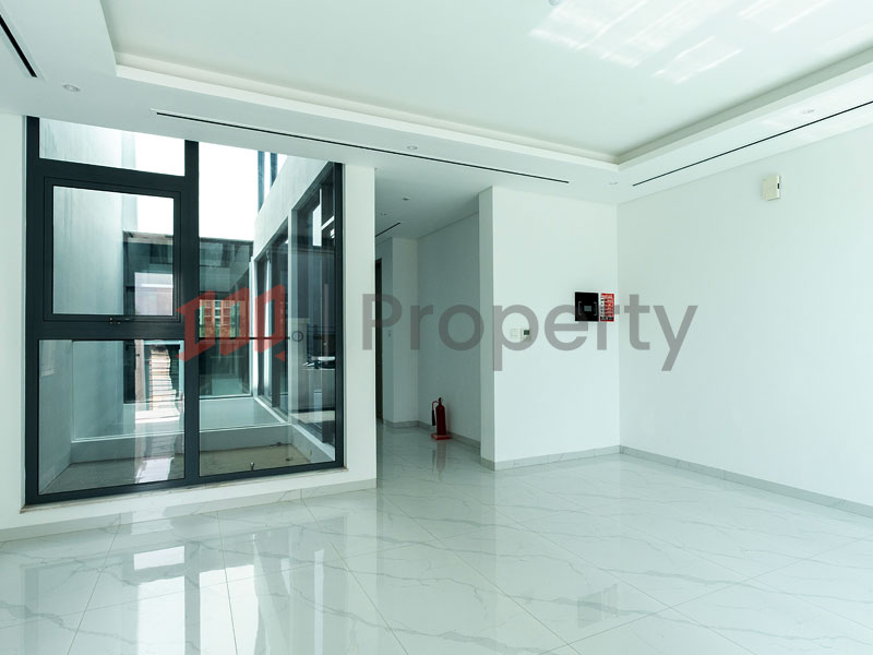 Brand new | Spacious Interior | Vacant
