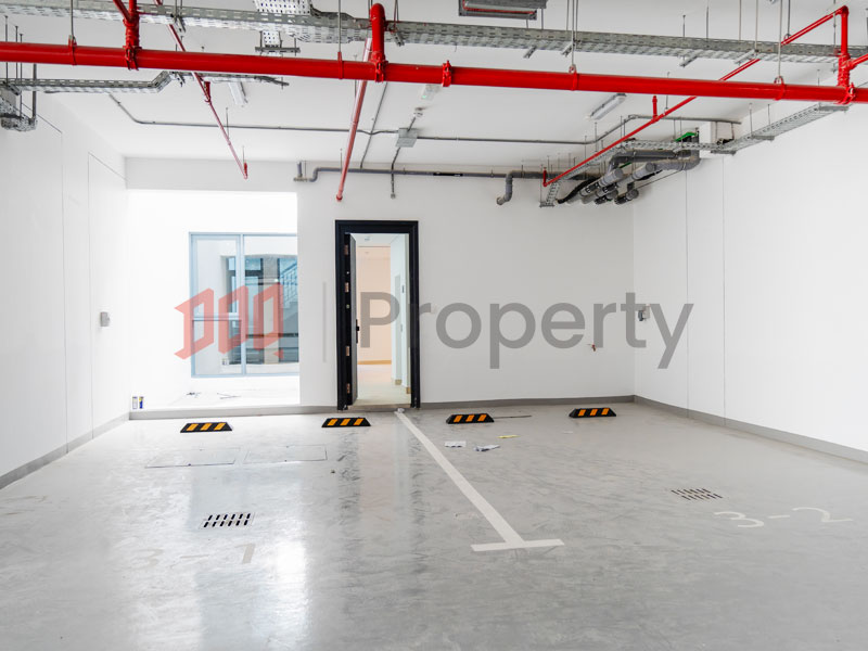 Brand new | Spacious Interior | Vacant