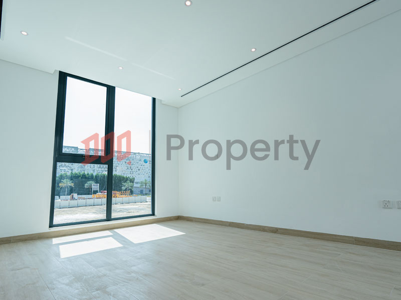 Brand new | Spacious Interior | Vacant
